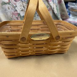 Longaberger Basket 2000 woven memories, basket, signed