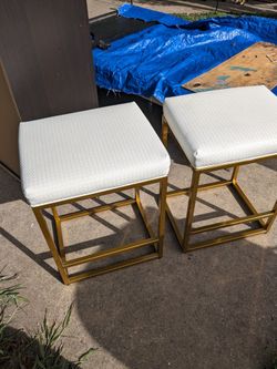 WHITE FAUX LEATHER BARSTOOLS