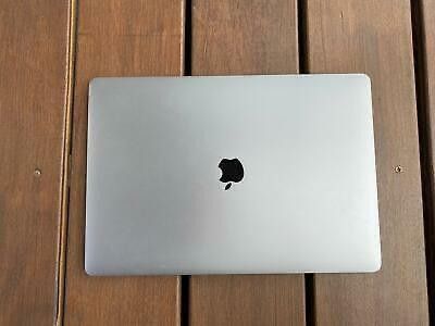 Apple MacBook