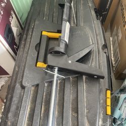 Caulk Gun 