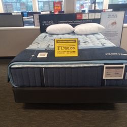 Clearance Floor Models. Save Now!