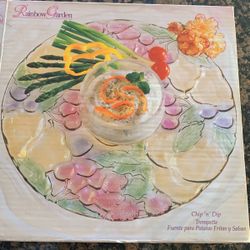 Chip and dip tray