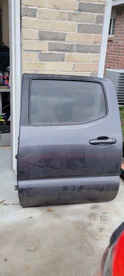 Puerta 🚪 Trasera De TOYOTA TACOMA 2021