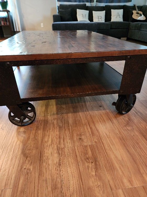Rect Cocktail Table W/brake Casters