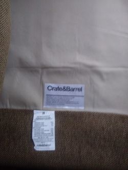 Crate&barrel over sized corner chair in great condition i paid $ 500 for it im asking $ 150 for it or best offer.