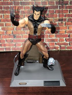 Marvel Diamond Select Unmasked Wolverine Brown Suit Loose