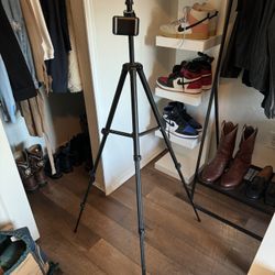 Tri-pod Stand W/ Phone Case 