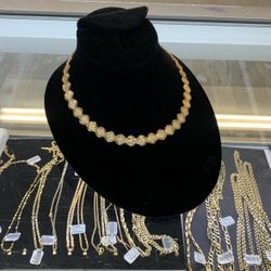GREAT CONDITION 14K NECKLACE 