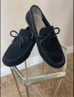 Men’s shoes, size 8