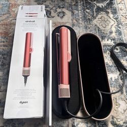 New & Verified Dyson Airstrait – Latest Straightener, Brand New,- Send Your best Offer