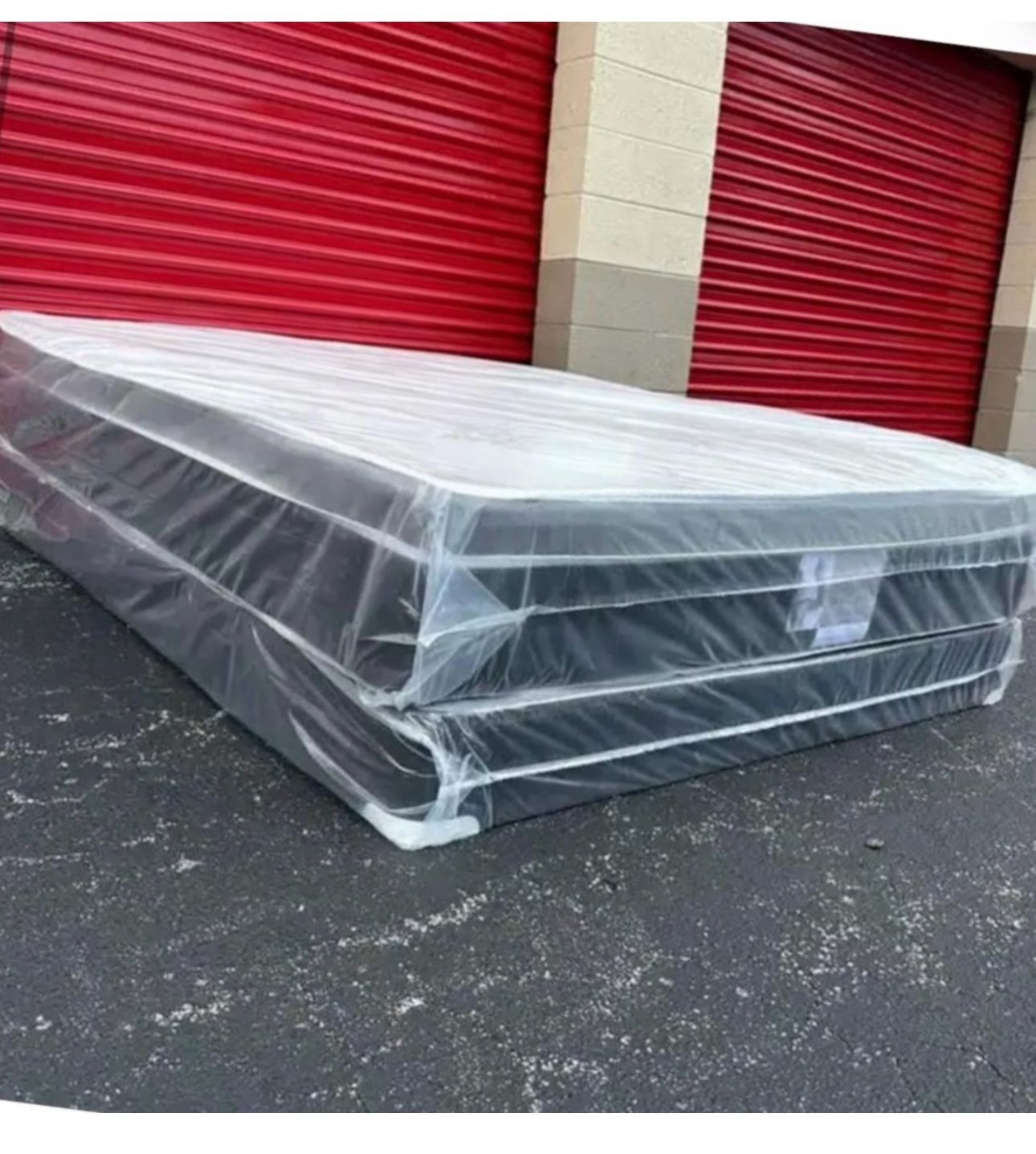 NEW Mattress Queen Size Pillowtop With Box Spring // Offer