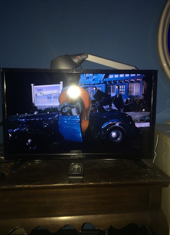 24inch INSIGNIA Flatscreen