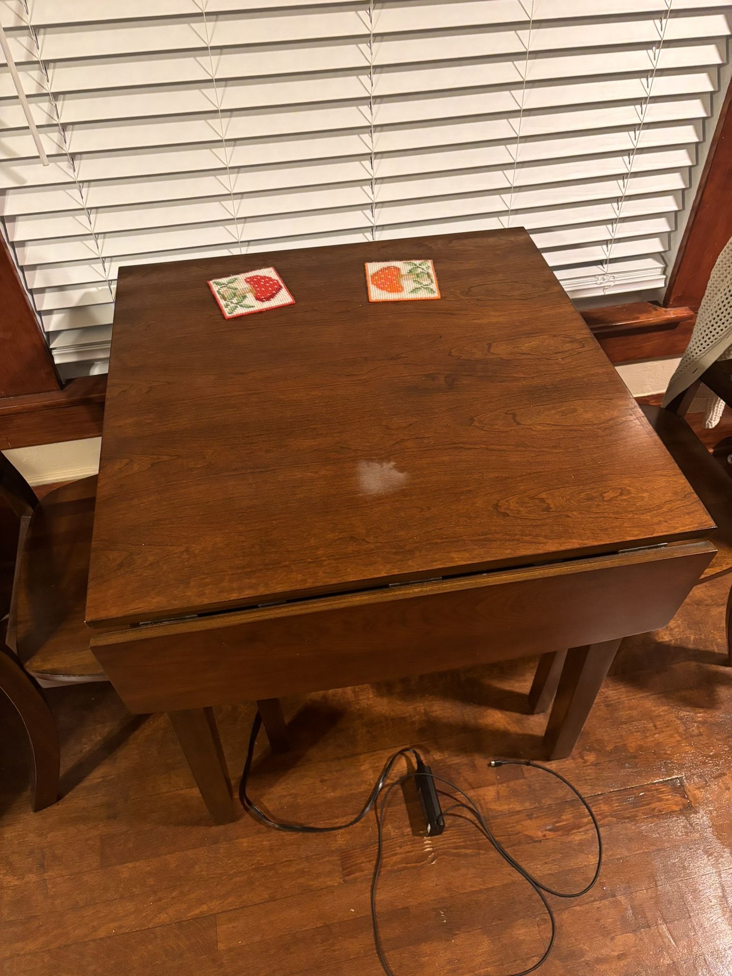 Dinner Table With Chairs