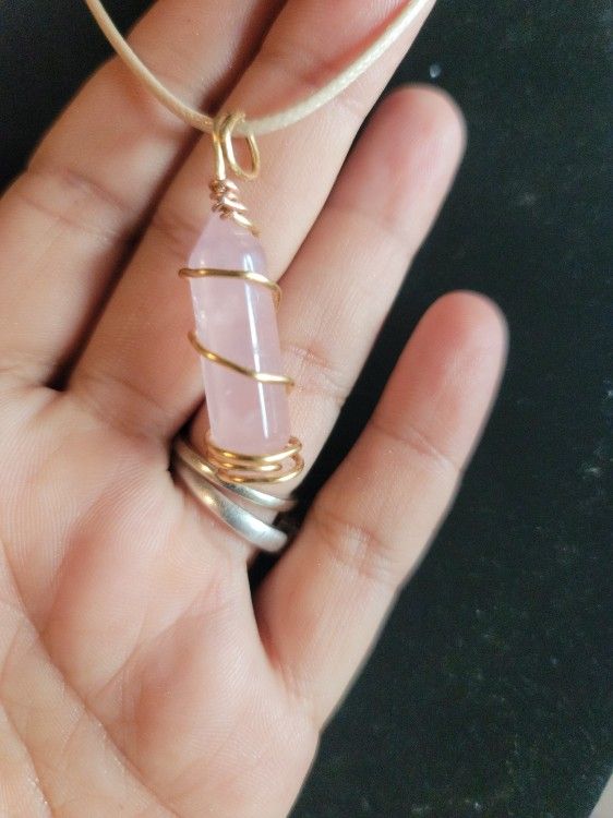 HUGE SALE 🔥🔥🔥🔥 HANDMADE rose quartz pendant Necklace