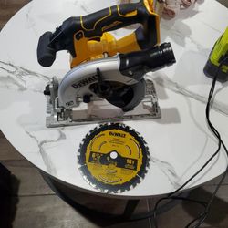 20V MAX Cordless Brushless 6-1/2 in. Sidewinder Style Circular Saw (Tool Only)