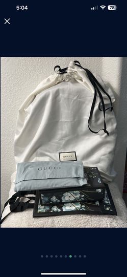 BUNDLE Authentic Gucci GG Supreme Blooms Embroidery Bird Bee Backpack and Wallet for Sale in Las Vegas NV OfferUp