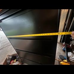 File Cabinet.  -   Gabinete