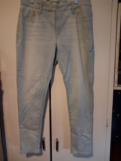 Womens plus size LEVIS STRAUSS jeans Size 42