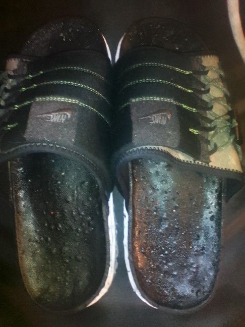 Men's Nike Asuna Slides Size 10