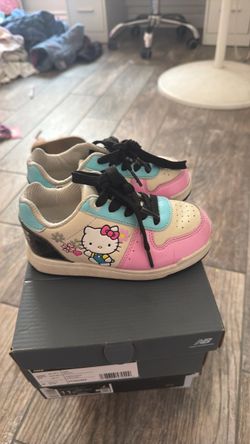Hello Kitty shoes size 10 kids