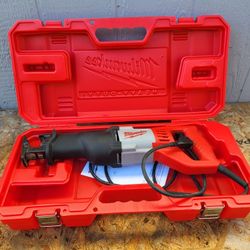 Milwaukee 12 Amp SAWZALL Reciprocating Saw with Case
