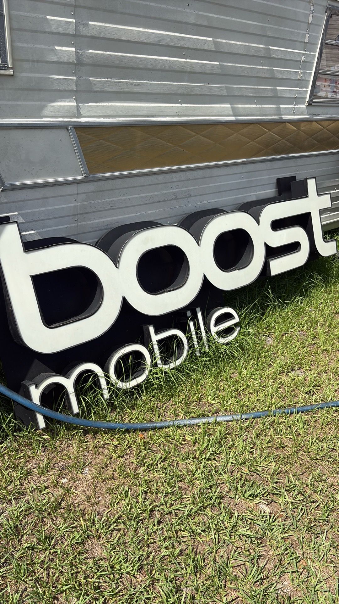 Boost mobile sign