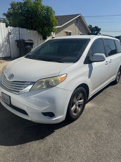 2011 Toyota Sienna