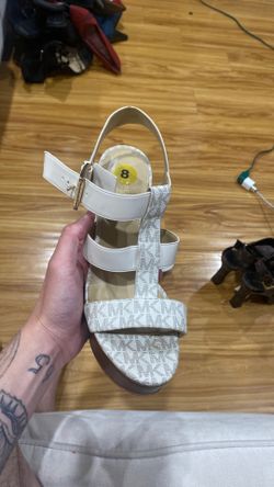 50$ Size 8