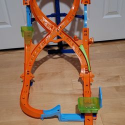 Hot Wheels with Figure 8 Track Set  ONLY (No car) - Like New - $20