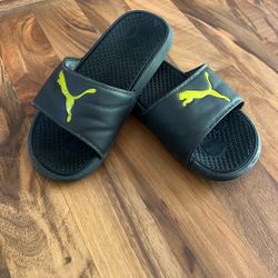Boys Puma Slides