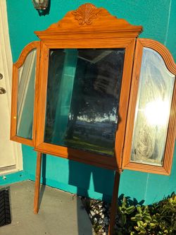Mirror for chest of drawers