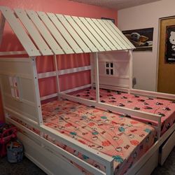 Double Twin Tree House Bed