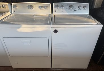 KENMORE- WASHER AND DRYER SET GAS IN EXCELLENT CONDITION