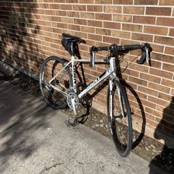 Giant DEF9 Road Bike For Sale