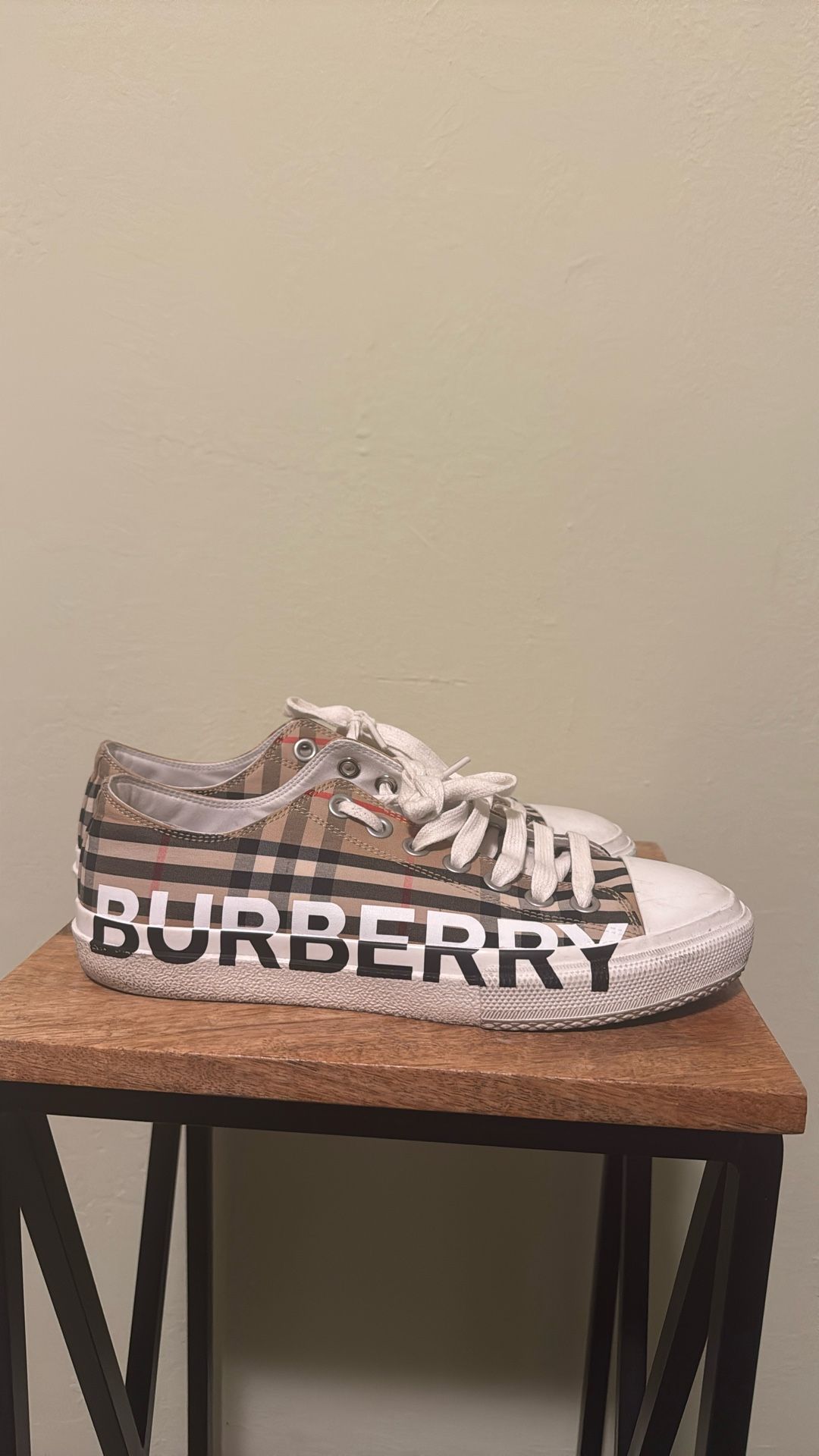 Burberry Sneakers 