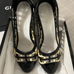 CHANEL Woven pumps