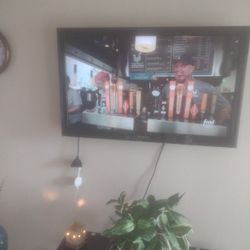 50 Inch Flat Screen Tv With Remote For Sale 
