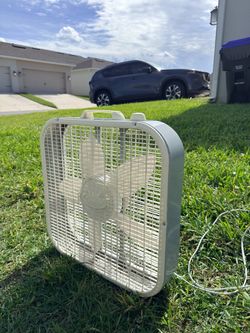 Lasko 20” White Floor Fan with 3 Speeds