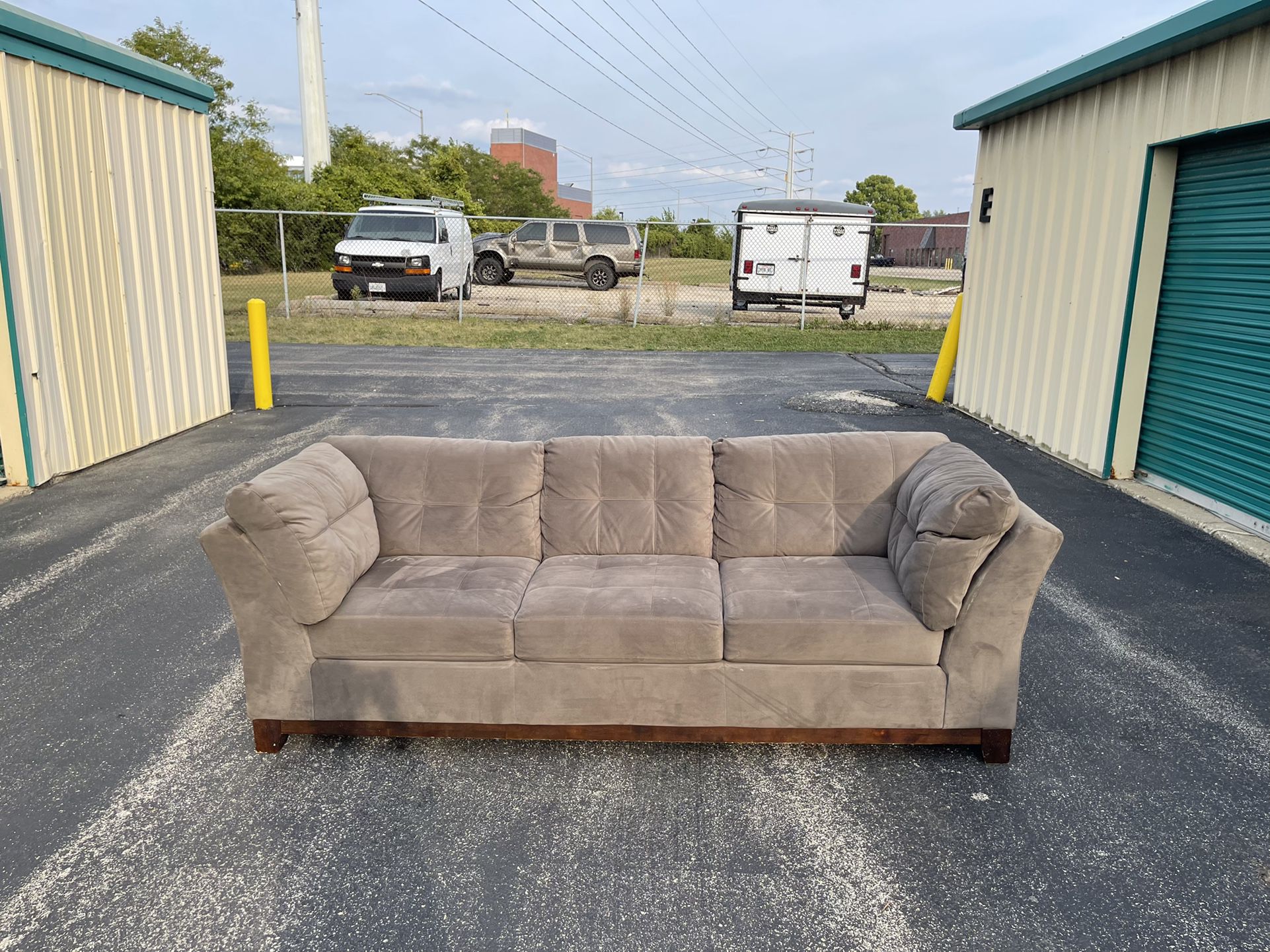 Grey Couch (Easy Pickup)