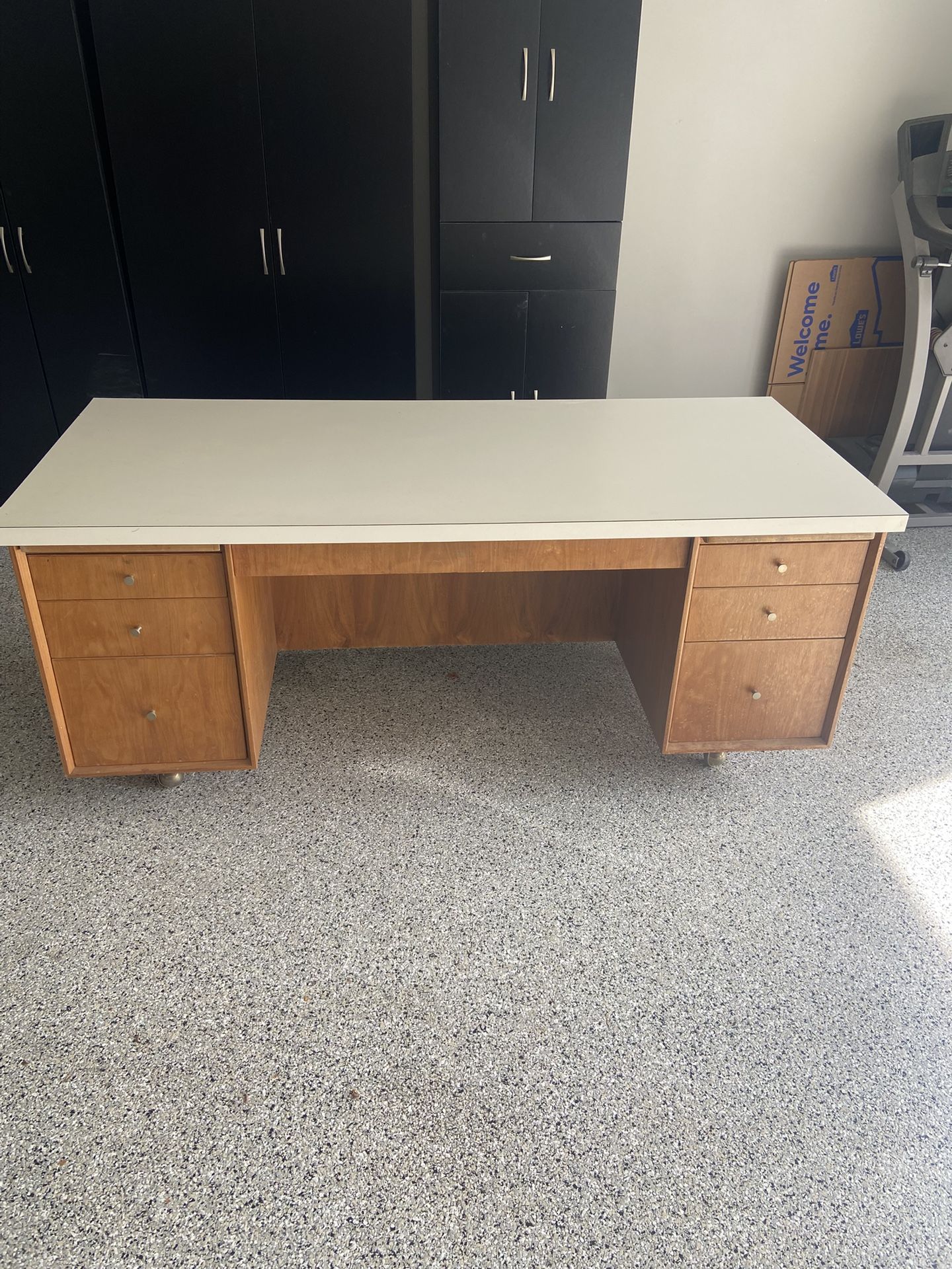 Various sizes / colors of cabinet doors and shelves