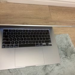 Apple MacBook Air 15 Inch  2025
