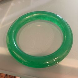 INCREDIBLE  GREEN JADE BANGLE
