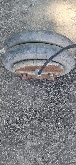 Air bags have 2 with 1/4" air line