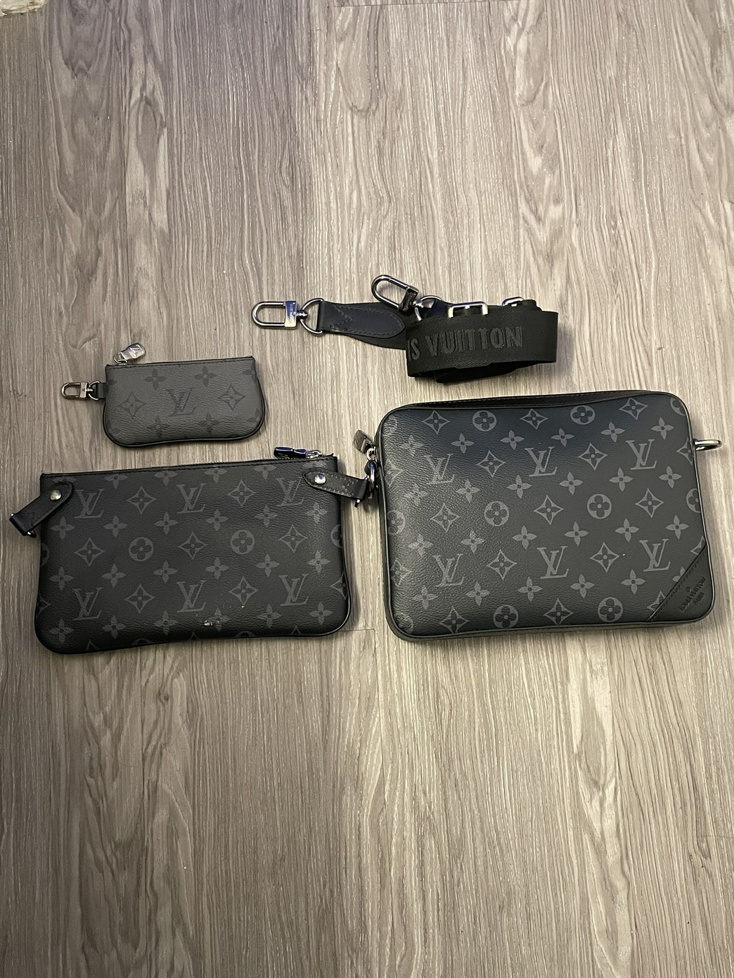 Louis Vuitton Trio Messsenger Bag 