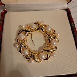 Vintage Avon Brushed Gold Tone Faux Pearl's Wreath Leaf Pin-$42.00