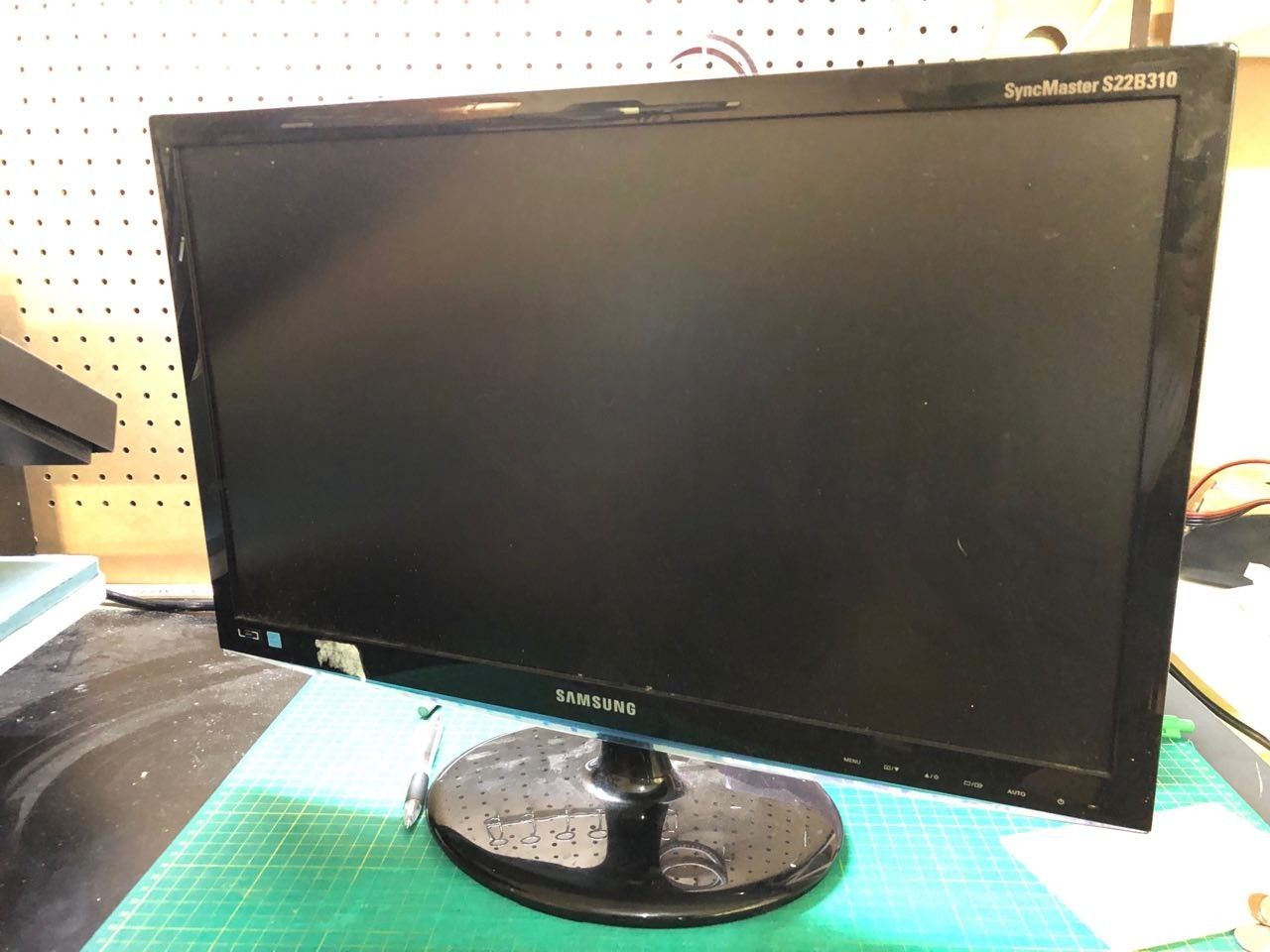 Samsung Syncmaster LED Monitor (B310B Series)