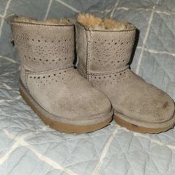 Girls Size 10k Uggs