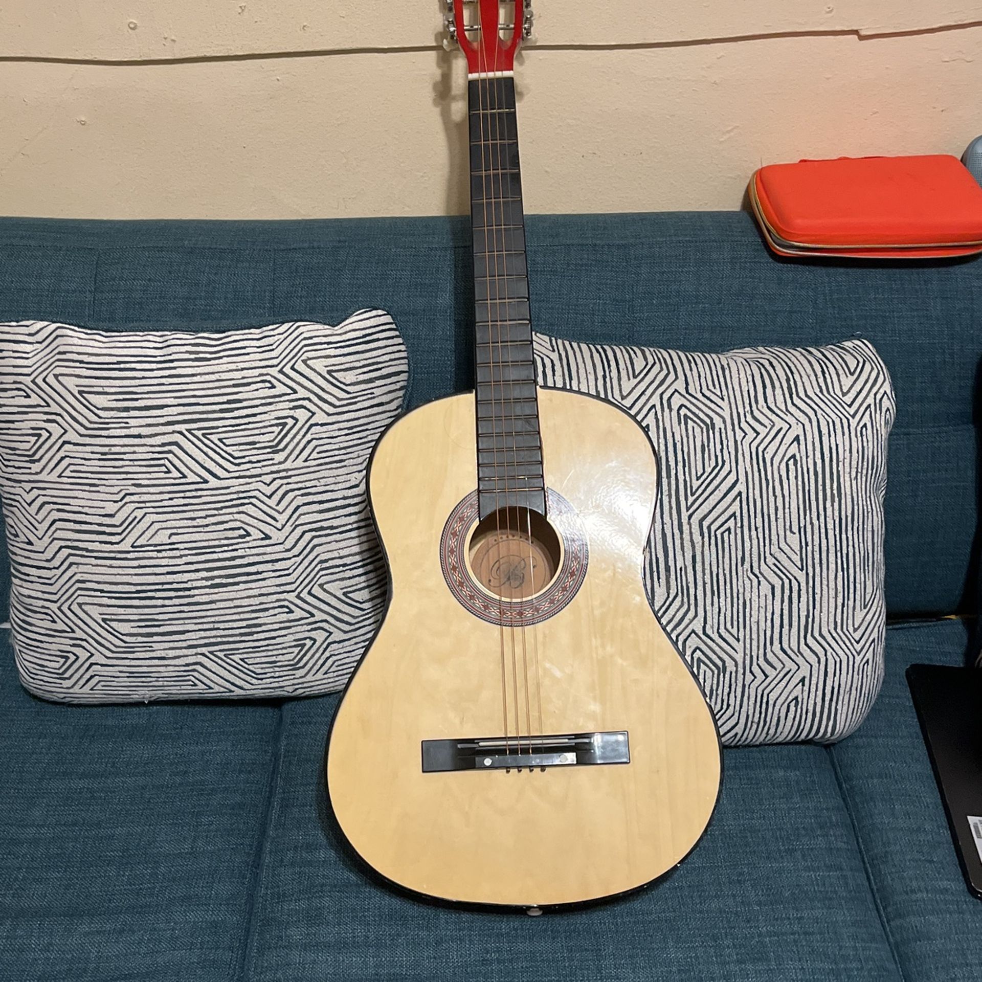 Guitar (read description)