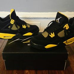Air Jordan 4 Retro "Thunder" (2023)