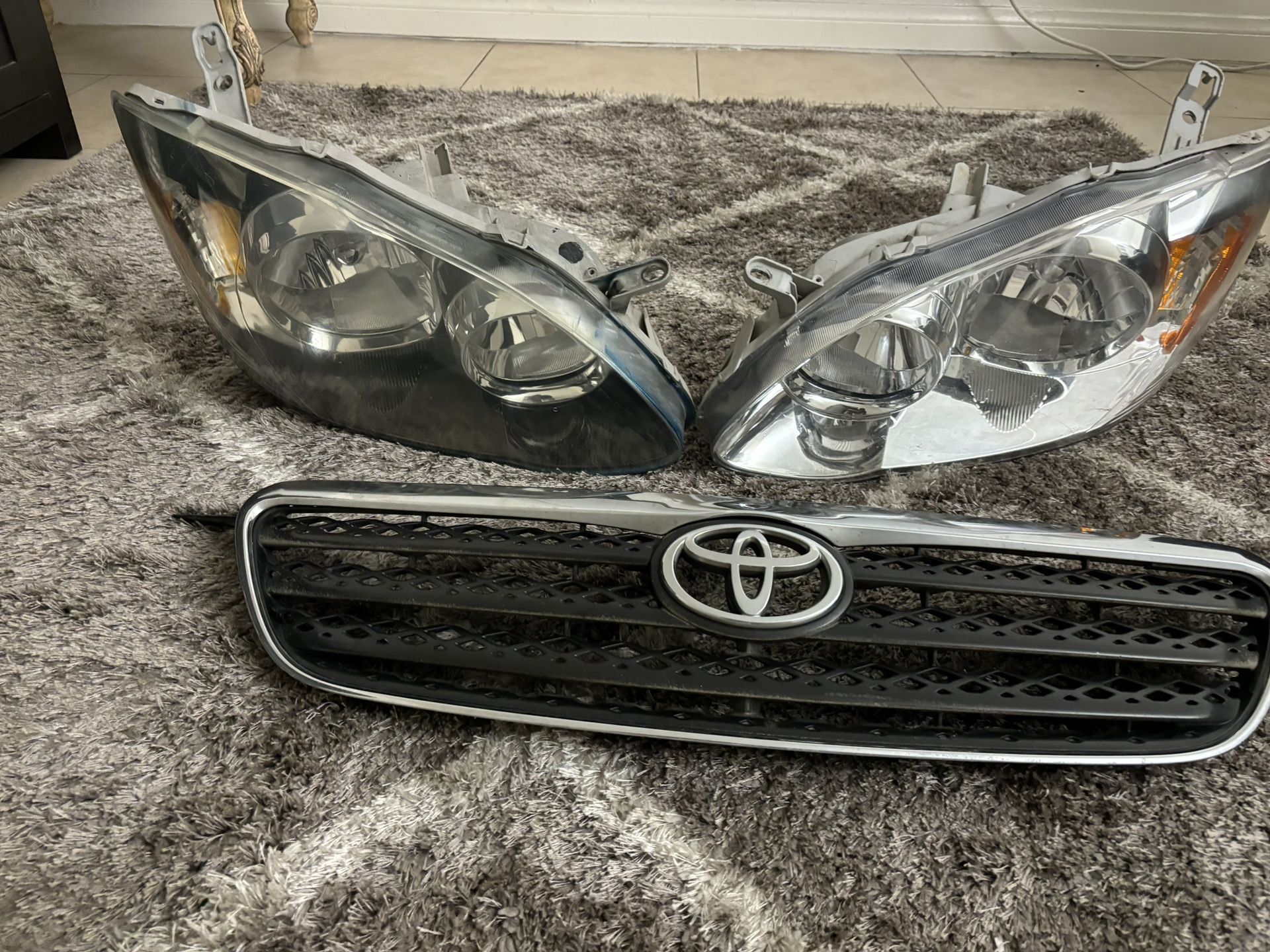 2003-2007 Toyota Corolla Headlights 